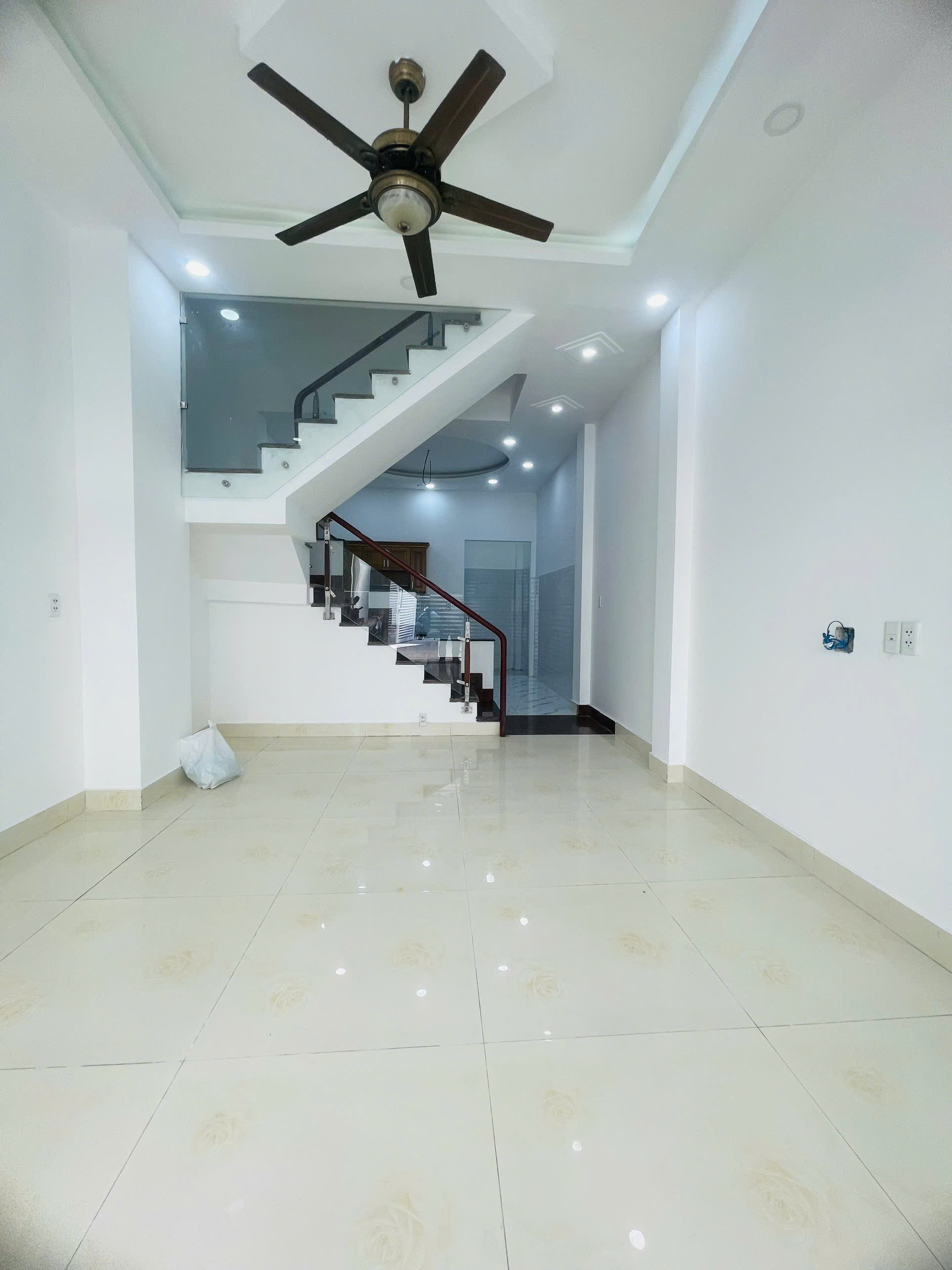Bán Gấp Nhà BTCT 3 tầng Thủ Đức – 62m² - 3PN - Hẻm 5m ô tô - SHR - giá mềm 4.25 tỷ - Ảnh 2